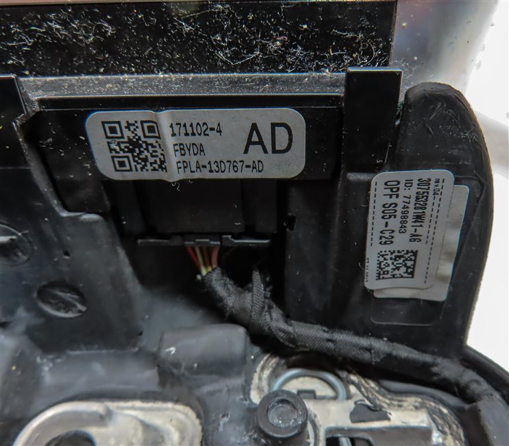 Thumbnail 7: 17-20 ROVER DISCOVERY (L462) HEATED STEERING w/SHIFT PADDLES GRAY STITCH (Black)