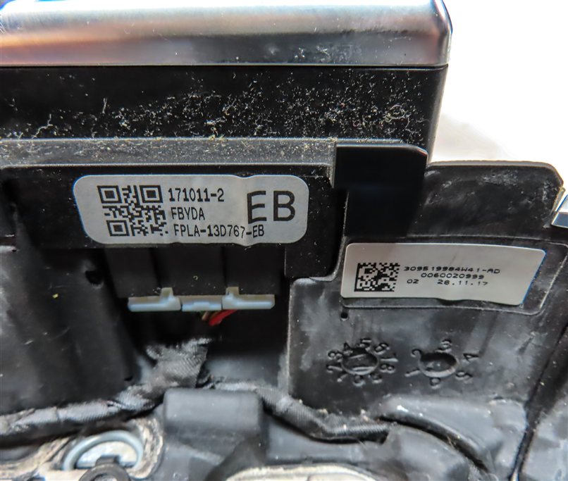 Thumbnail 8: 17-20 ROVER DISCOVERY (L462) HEATED STEERING w/SHIFT PADDLES GRAY STITCH (Black)