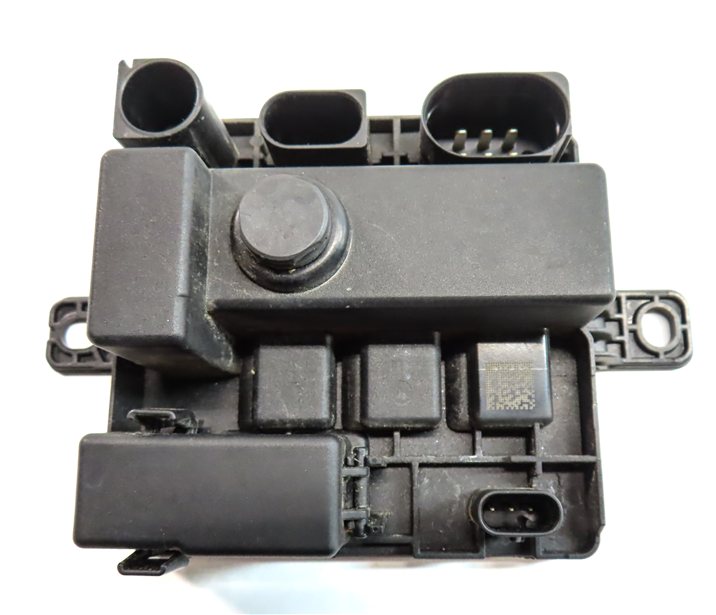 Thumbnail 5: 2011 BMW X5 (E70) 3.0L (N55) ENGINE INTEGRATED POWER DISTRIBUTION CONTROL MODULE