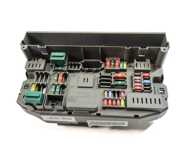 Thumbnail 2: 2011 BMW X5 (E70) FRONT POWER DISTRIBUTION FUSE RELAY PANEL BOX