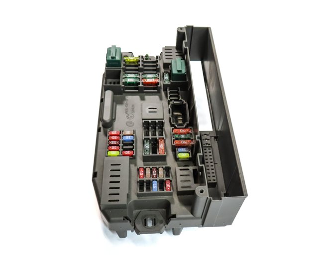 Thumbnail 3: 2011 BMW X5 (E70) FRONT POWER DISTRIBUTION FUSE RELAY PANEL BOX