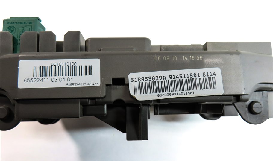 Thumbnail 6: 2011 BMW X5 (E70) FRONT POWER DISTRIBUTION FUSE RELAY PANEL BOX