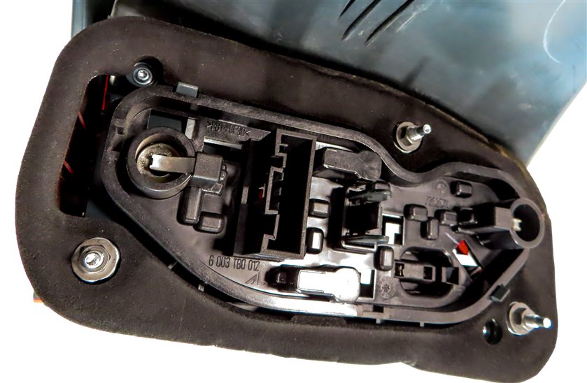 Thumbnail 7: 2011-2013 BMW X5 X5M (E70) RIGHT PASSENGER REAR OUTER TAILLIGHT BRAKE LIGHT LAMP