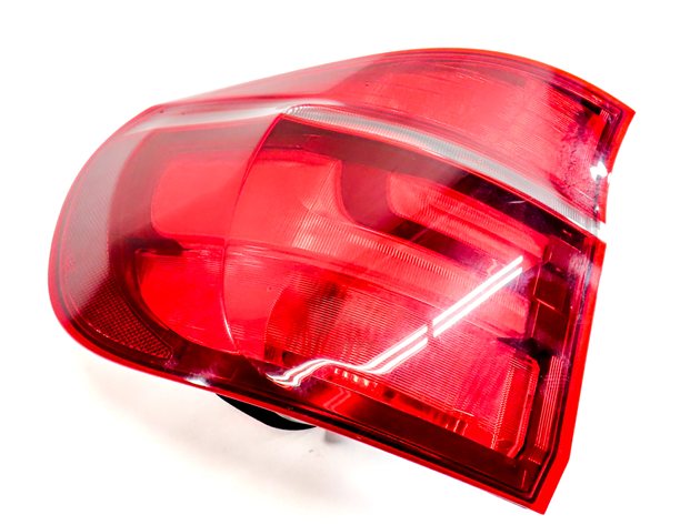 2011-2013 BMW X5 X5M (E70) LEFT DRIVER REAR OUTER TAILLIGHT BRAKE LIGHT LAMP