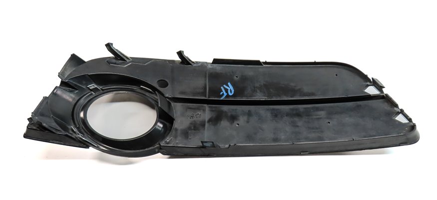 Thumbnail 4: 2008-2012 AUDI A5 (B8 8T) RIGHT FRONT PASSENGER FOGLIGHT GRILLE TRIM