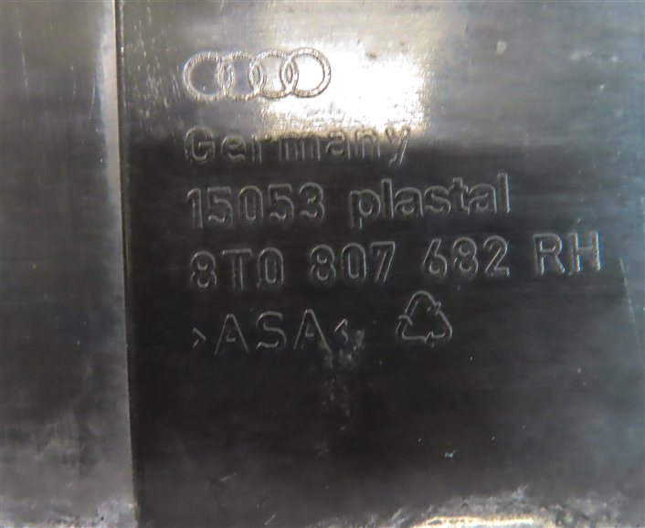 Thumbnail 5: 2008-2012 AUDI A5 (B8 8T) RIGHT FRONT PASSENGER FOGLIGHT GRILLE TRIM