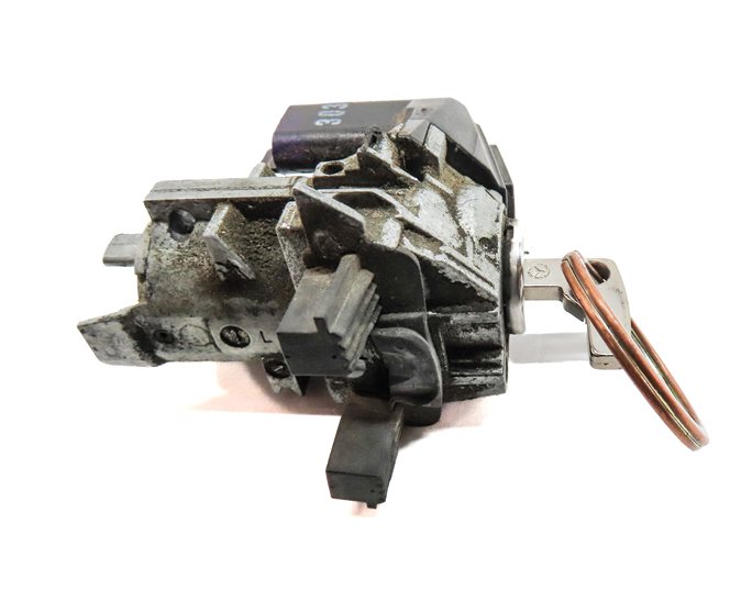 Thumbnail 5: 2014 MERCEDES GL450 (X166) FRONT LEFT DRIVER DOOR HANDLE LOCK CYLINDER w/ KEY