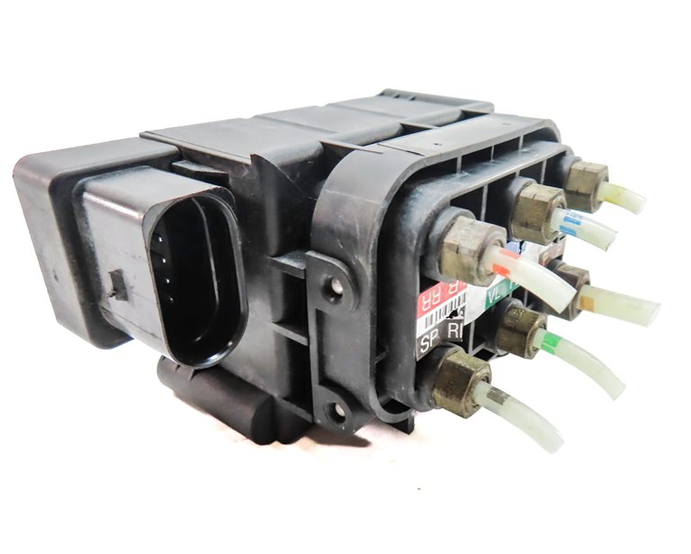 Thumbnail 3: 2014 MERCEDES GL450 (X166) 4.6L AIR SUSPENSION CONTROL VALVE BLOCK