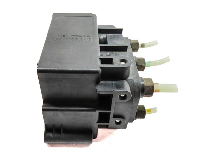 Thumbnail 4: 2014 MERCEDES GL450 (X166) 4.6L AIR SUSPENSION CONTROL VALVE BLOCK
