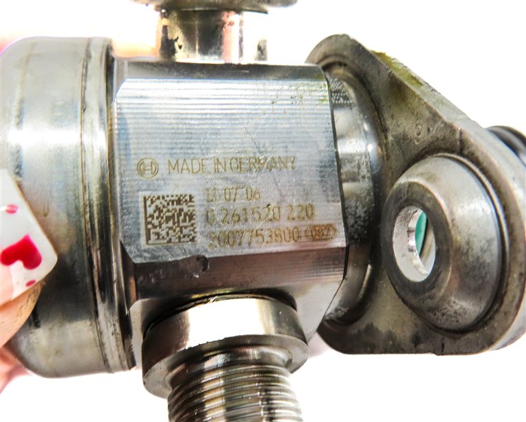 Thumbnail 10: 11-20 MERCEDES E S SL GL (W205 W166 W212 X166 X253) V8 LEFT MECHANICAL FUEL PUMP