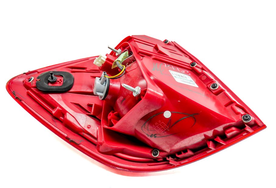 Thumbnail 10: 13-16 MERCEDES GL (X166) REAR RIGHT PASSENGER OUTER TAILLIGHT BRAKE LIGHT LAMP