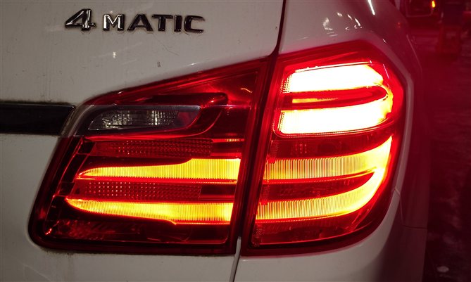 Thumbnail 2: 13-16 MERCEDES GL (X166) REAR RIGHT PASSENGER OUTER TAILLIGHT BRAKE LIGHT LAMP