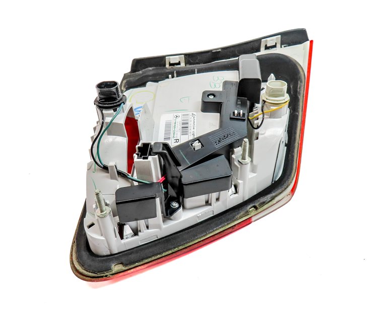 Thumbnail 9: 13-16 MERCEDES GL350 GL450 GL550 (X166) REAR RIGHT INNER TAILLIGHT LIGHT LAMP
