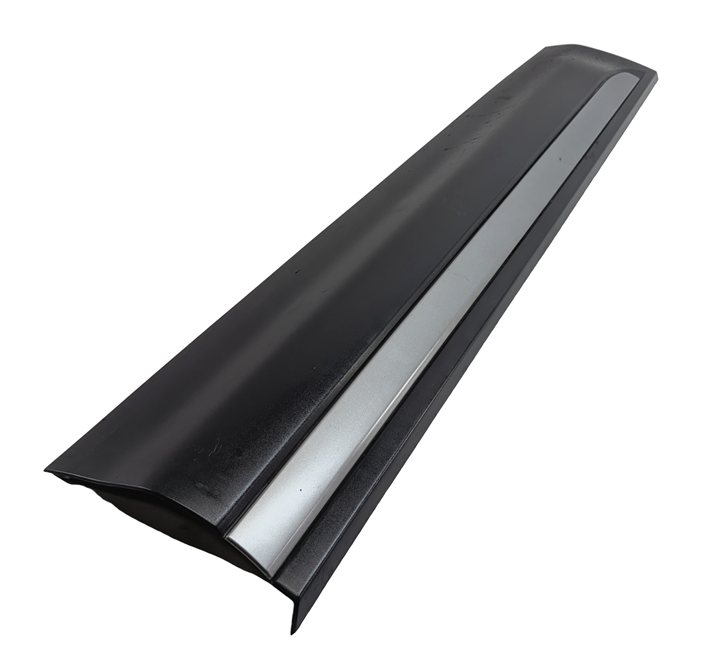 2012-2019 ROVER EVOQUE (L538) FRONT LEFT DRIVER LOWER DOOR TRIM MOULDING (BLACK)