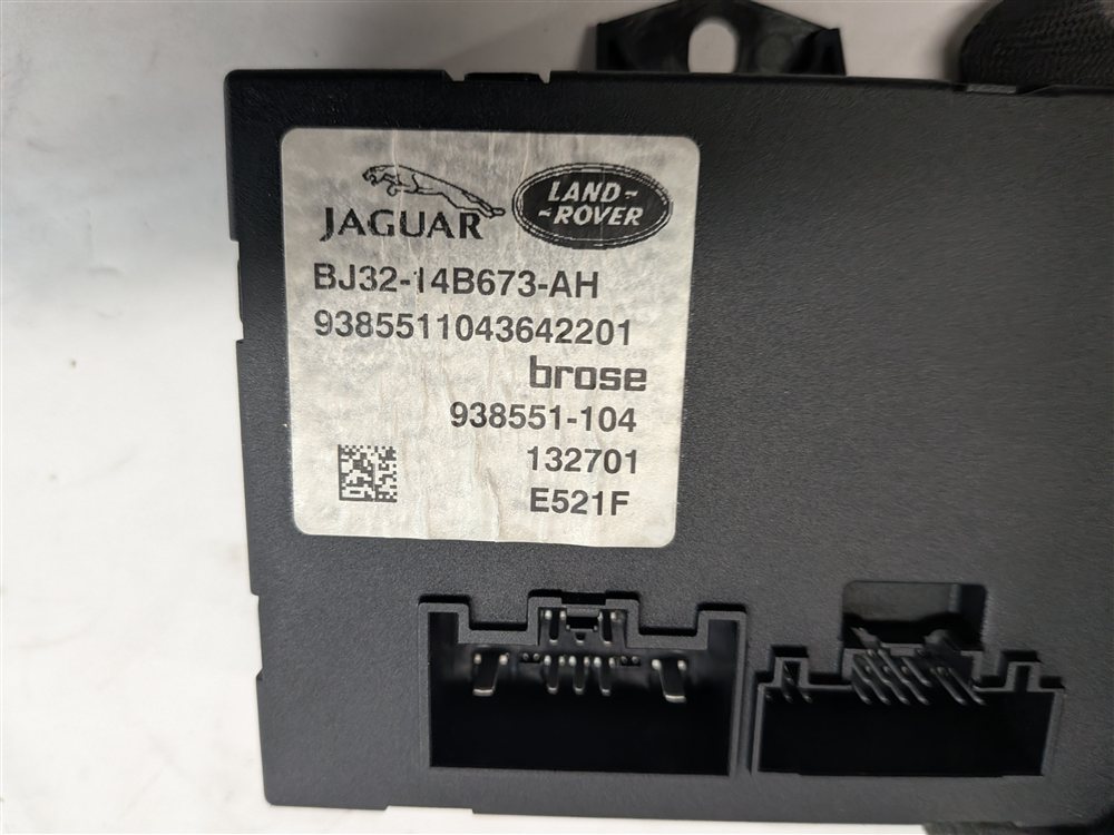Thumbnail 6: 2013 RANGE ROVER EVOQUE (L538) REAR TRUNK LIFTGATE HATCH LID CONTROL MODULE