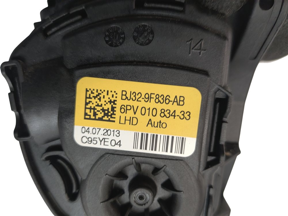 Thumbnail 8: 2013 RANGE ROVER EVOQUE (L538) DRIVER THROTTLE ACCELERATOR GAS PEDAL ASSEMBLY