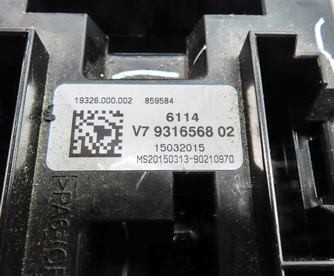 Thumbnail 5: 2015 BMW X5 (F15) 3.0L N55 FRONT POWER SUPPLY DISTRIBUTION FUSE RELAY BOX PANEL