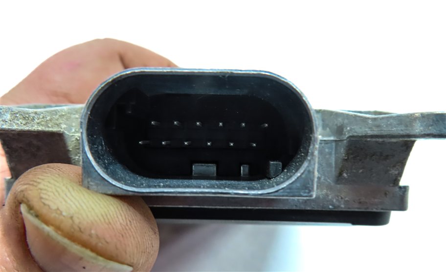 Thumbnail 5: 2015 BMW X5 (F15) REAR DRIVER ASSIST BLIND SPOT RADAR SENSOR MODULE (MASTER)