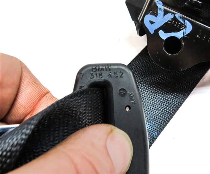 Thumbnail 7: 2015 BMW X5 (F15) REAR LEFT CENTER RIGHT SEAT SEATBELT RETRACTOR SET/3 (Black)