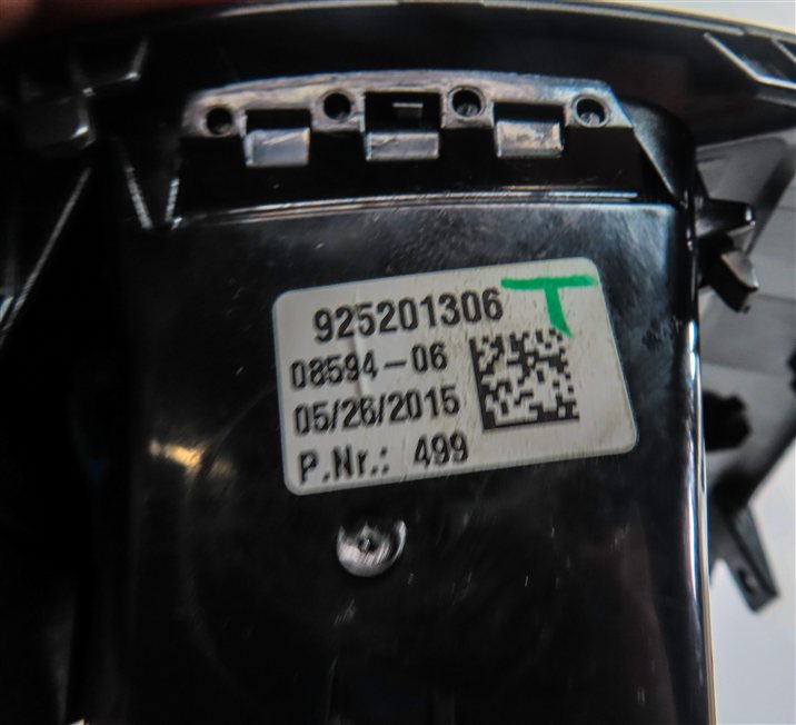 Thumbnail 6: 2015 BMW X5 (F15) REAR CENTER CONSOLE HEAT AIR AC HVAC DUAL VENT (Black)