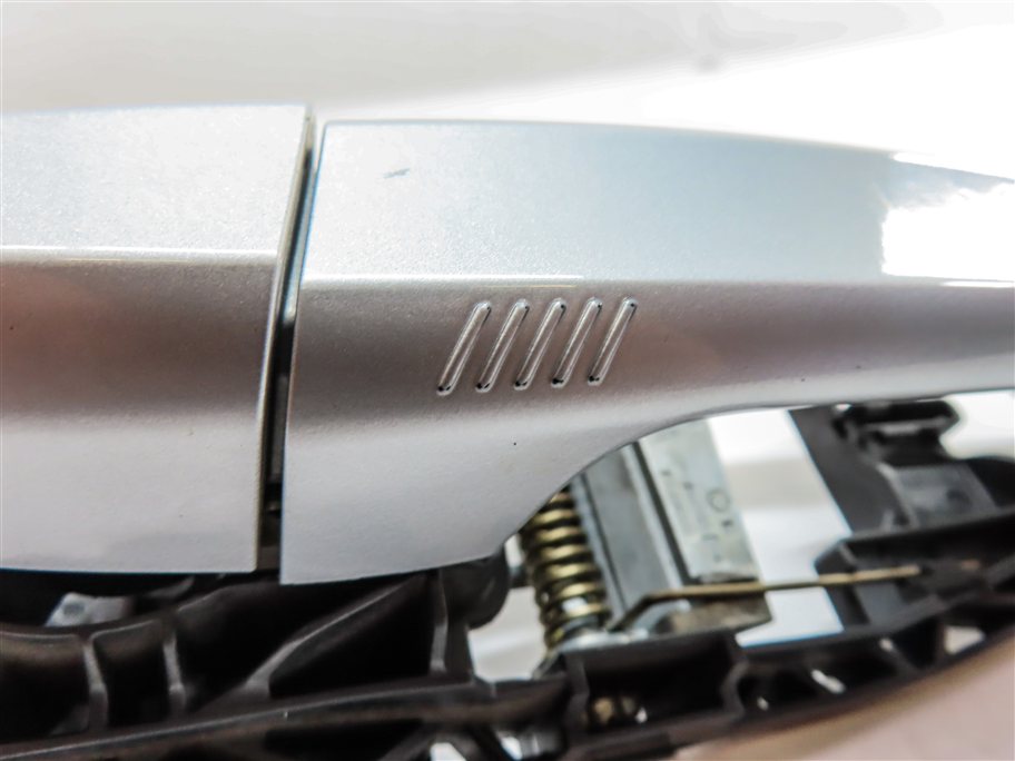 Thumbnail 5: 14-21 BMW X1 X2 X5 X6 (F15 F16 F39 F48) FRONT LEFT COMFORT DOOR HANDLE (Silver)