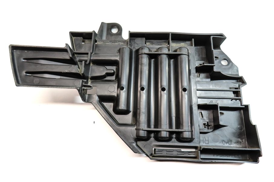Thumbnail 4: 2016 ROVER DISCOVERY SPORT (L550) FRONT RIGHT PASSENGER HEADLIGHT MOUNT BRACKET