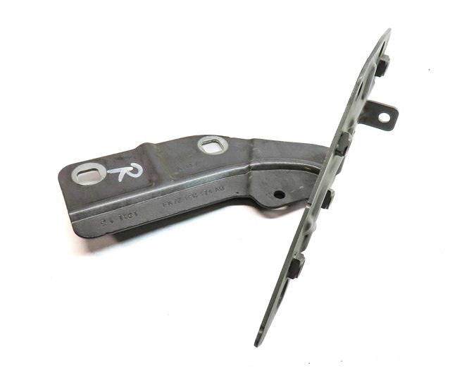 Thumbnail 8: 16 LAND ROVER DISCOVERY SPORT (L550) FRONT RIGHT PASSENGER FENDER BRACKET SET/2