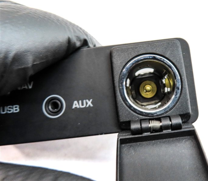 Thumbnail 9: 2016 ROVER DISCOVERY SPORT (L550) AUX IN USB NAVI 12V POWER SOCKET PORT PANEL