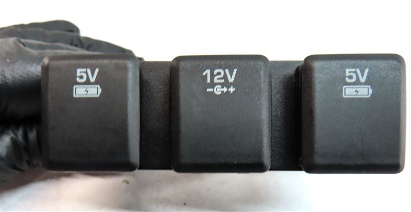 Thumbnail 8: 2016 LAND ROVER DISCOVERY SPORT (L550) 12V SOCKET 5V PHONE POWER SUPPLY SOCKET
