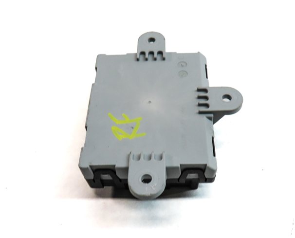 Thumbnail 3: 2016 LAND ROVER DISCOVERY SPORT (L550) FRONT RIGHT PASSENGER DOOR CONTROL MODULE