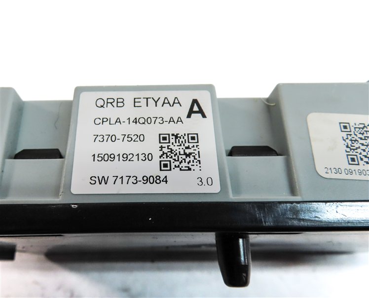 Thumbnail 10: 2016 LAND ROVER DISCOVERY SPORT (L550) 2.0L (204PT) CABIN FUSE RELAY BOX