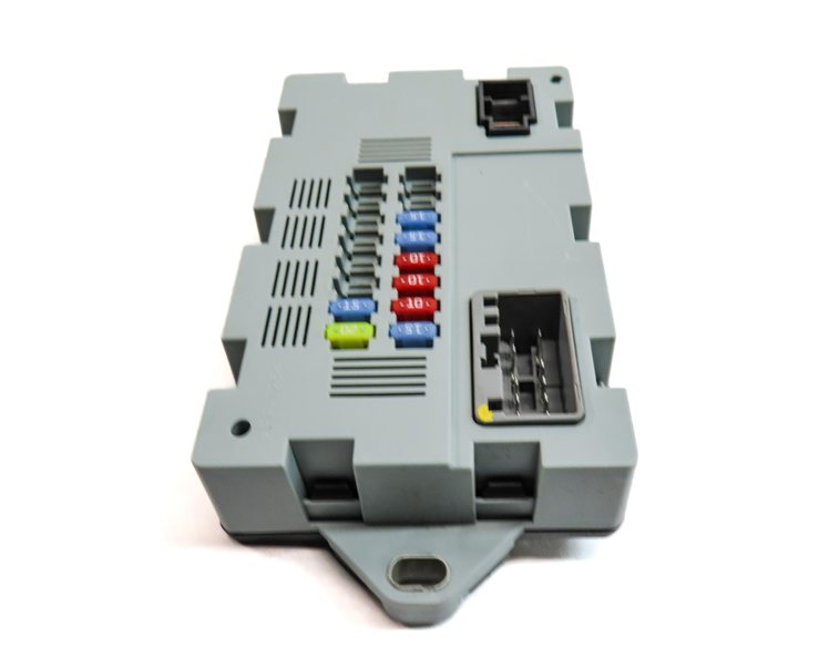 Thumbnail 3: 2016 LAND ROVER DISCOVERY SPORT (L550) 2.0L (204PT) CABIN FUSE RELAY BOX