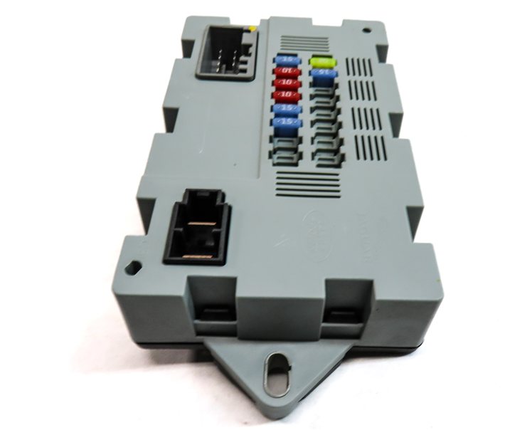 Thumbnail 5: 2016 LAND ROVER DISCOVERY SPORT (L550) 2.0L (204PT) CABIN FUSE RELAY BOX