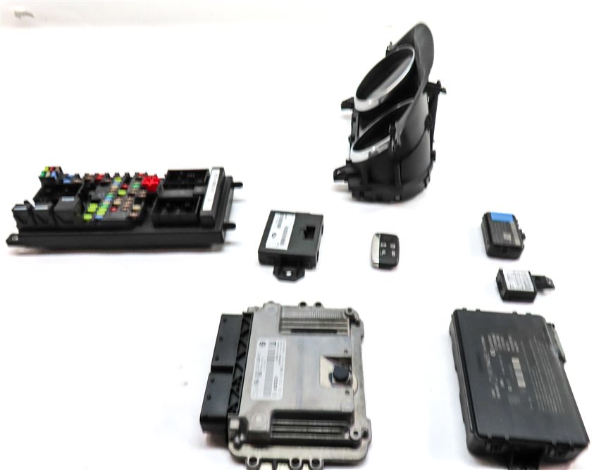 Thumbnail 3: 16 DISCOVERY SPORT L550 2.0L SPEEDOMETER BODY ECM ECU ENGINE MODULE & KEY SET