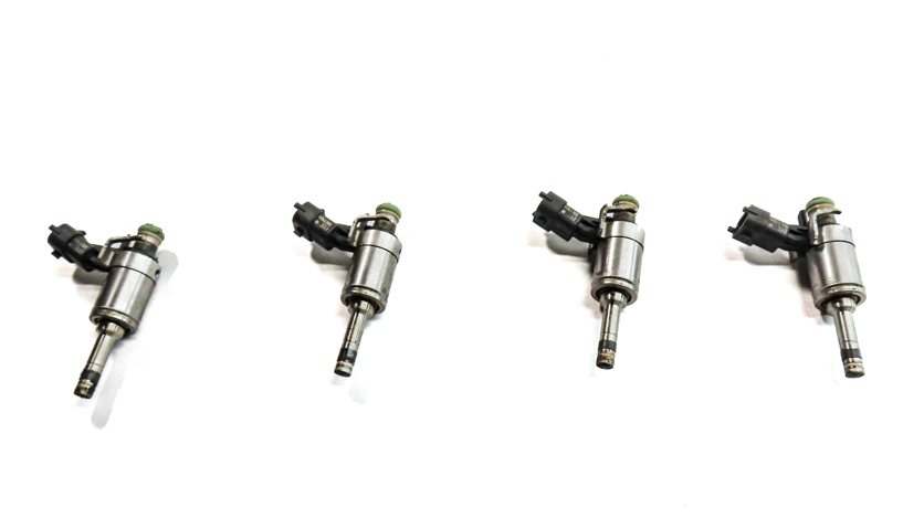 Thumbnail 1: 12-17 LR2 DISCOVERY SPORT RANGE ROVER EVOQUE (L538 L550) 2.0L FUEL INJECTOR SET