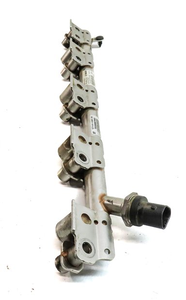 Thumbnail 2: 2016 LAND ROVER DISCOVERY SPORT (L550) 2.0L (204PT) ENGINE FUEL INJECTOR RAIL
