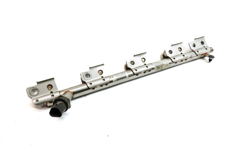 Thumbnail 6: 2016 LAND ROVER DISCOVERY SPORT (L550) 2.0L (204PT) ENGINE FUEL INJECTOR RAIL