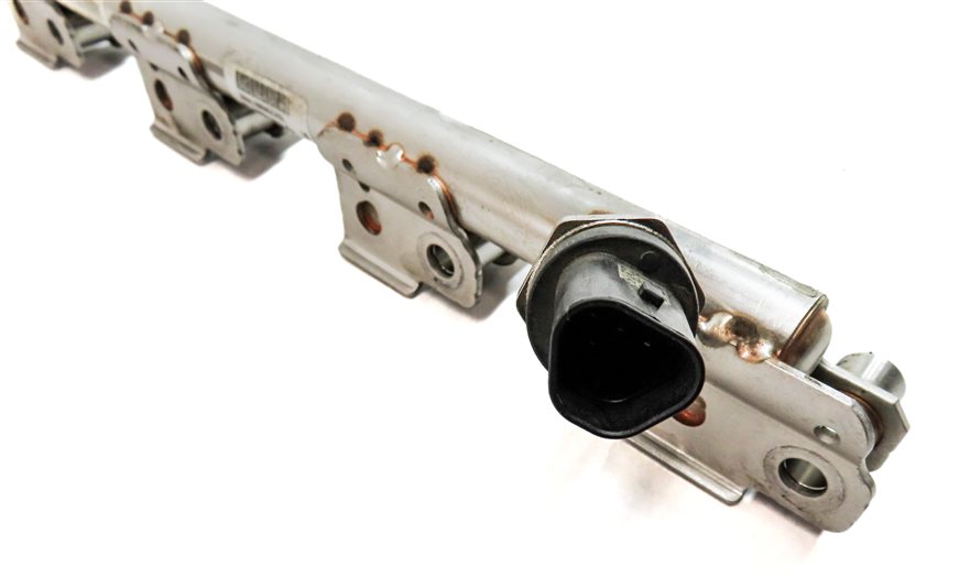Thumbnail 9: 2016 LAND ROVER DISCOVERY SPORT (L550) 2.0L (204PT) ENGINE FUEL INJECTOR RAIL