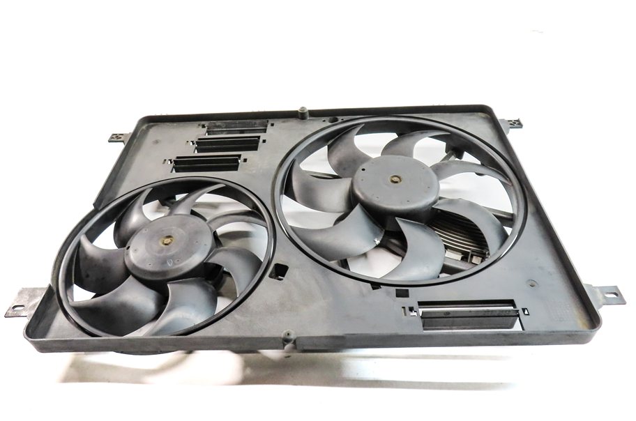 Thumbnail 7: 12-17 LR2 DISCOVERY SPORT RANGE ROVER EVOQUE L550 RADIATOR COOLING FAN & SHROUD