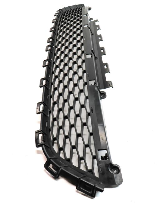 Thumbnail 2: 2016 LAND ROVER DISCOVERY SPORT (L550) FRONT LOWER BUMPER TRIM VENT GRILLE