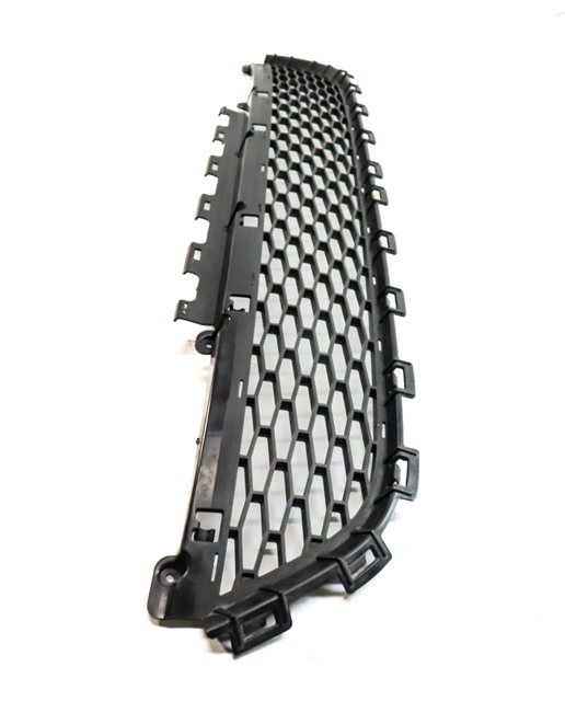 Thumbnail 4: 2016 LAND ROVER DISCOVERY SPORT (L550) FRONT LOWER BUMPER TRIM VENT GRILLE