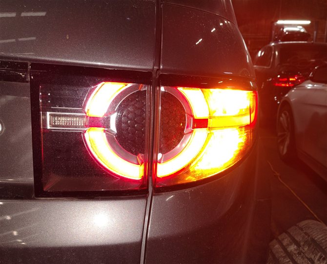 Thumbnail 2: 15-19 LAND ROVER DISCOVERY SPORT (L550) RIGHT REAR INNER TAILLIGHT LIGHT LAMP