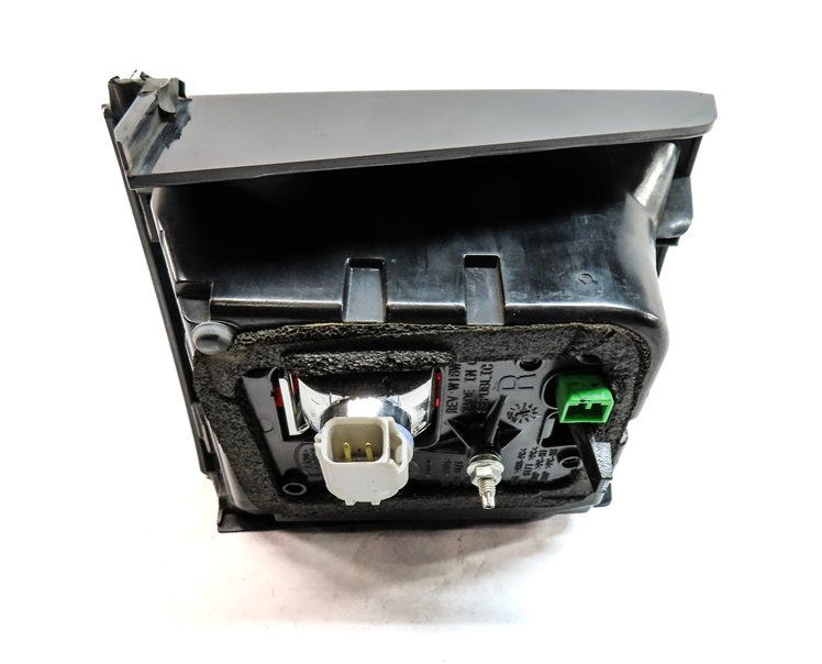 Thumbnail 7: 15-19 LAND ROVER DISCOVERY SPORT (L550) RIGHT REAR INNER TAILLIGHT LIGHT LAMP