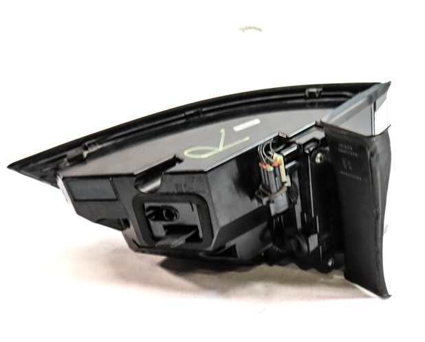 Thumbnail 4: 15-19 LAND ROVER DISCOVERY SPORT (L550) RIGHT REAR TAILLIGHT BRAKE LIGHT LAMP
