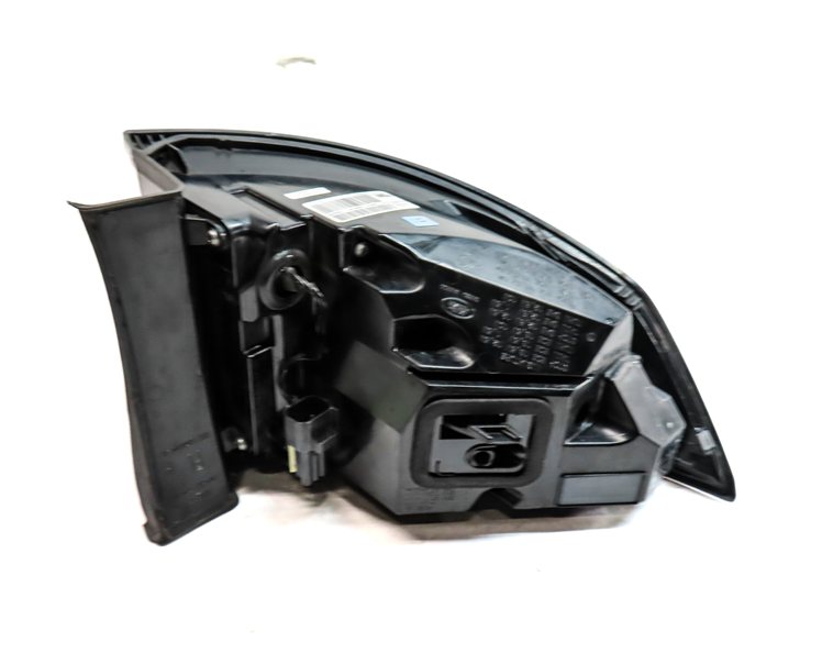 Thumbnail 7: 15-19 LAND ROVER DISCOVERY SPORT (L550) RIGHT REAR TAILLIGHT BRAKE LIGHT LAMP