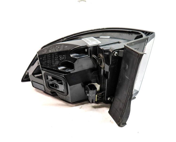Thumbnail 4: 2015-2019 LAND ROVER DISCOVERY SPORT (L550) LEFT REAR TAILLIGHT BRAKE LIGHT LAMP