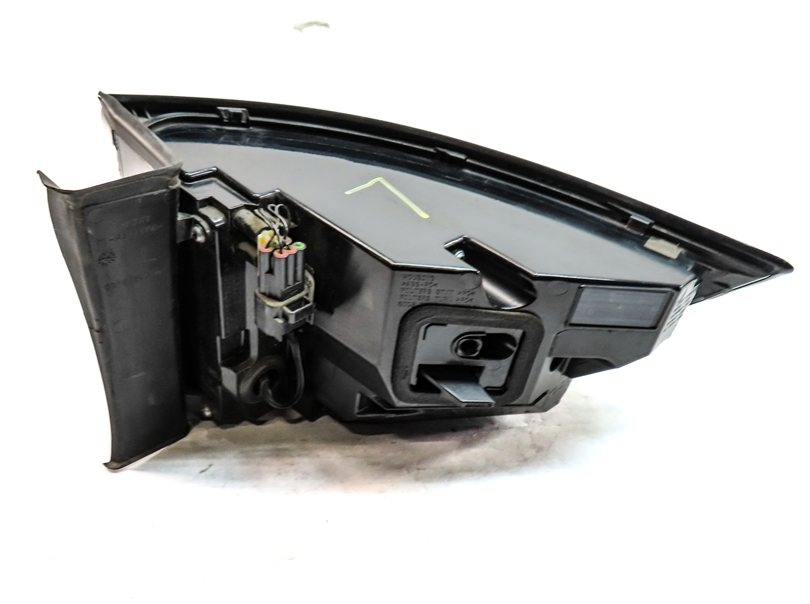 Thumbnail 7: 2015-2019 LAND ROVER DISCOVERY SPORT (L550) LEFT REAR TAILLIGHT BRAKE LIGHT LAMP
