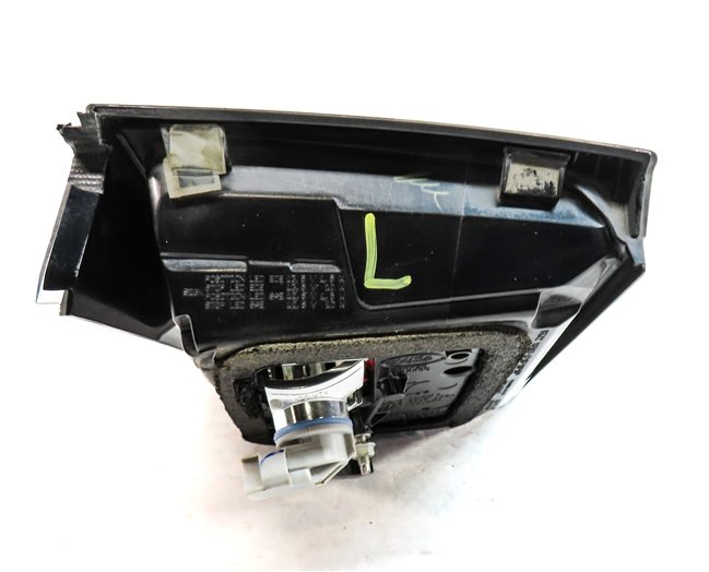 Thumbnail 4: 2015-2019 LAND ROVER DISCOVERY SPORT (L550) LEFT REAR INNER TAILLIGHT LIGHT LAMP