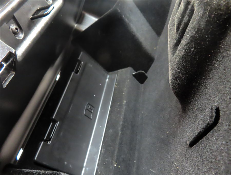 Thumbnail 6: 2015-2016 LAND ROVER DISCOVERY SPORT (L550) RIGHT GLOVE BOX ASSEMBLY (Tan)