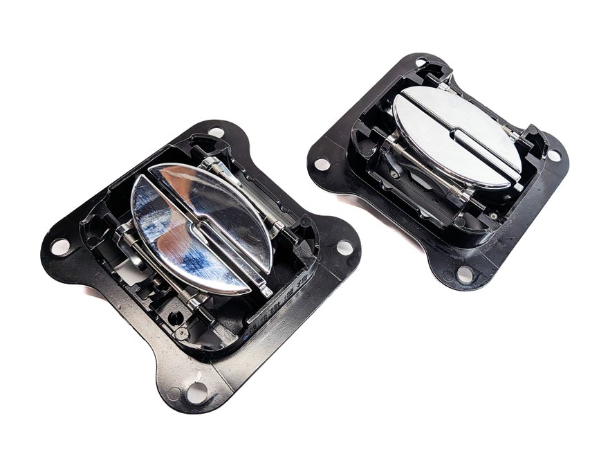 2015 MERCEDES E400 (A207) CONVERTIBLE WINDSCREEN QUICK RELEASE LATCH SET/2